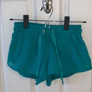 Lululemon Hotty hot shorts 2.5